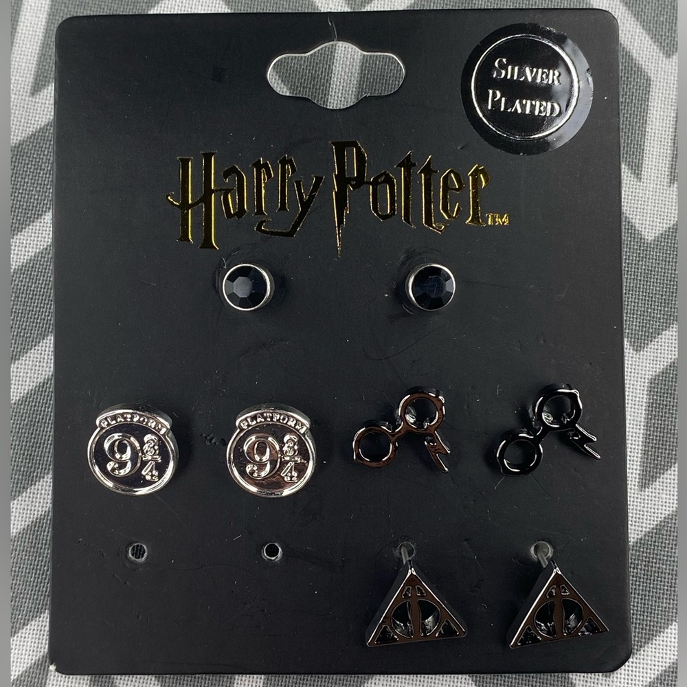 ‼️CLEARANCE‼️ BioWorld Harry Potter Earring Set